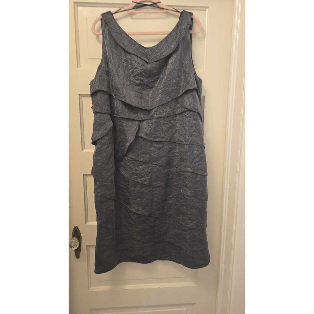 R&M Richards Women Metallic Tiered Midi Formal Dress Brooch Grey 20W - Picture 5 of 5